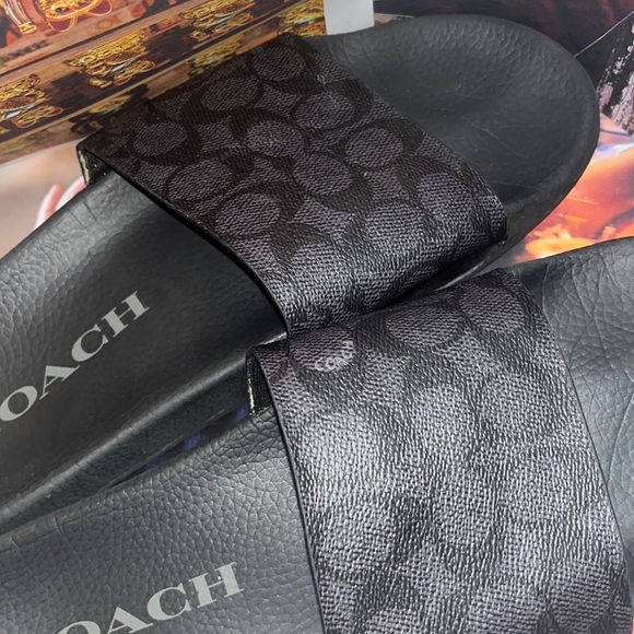 ⚫️ 🦁 ⚫️• Coach x Sun’s Out…. 🦶🏻 … vibes • 🦁⚫️🦁 - Picture 5 of 12